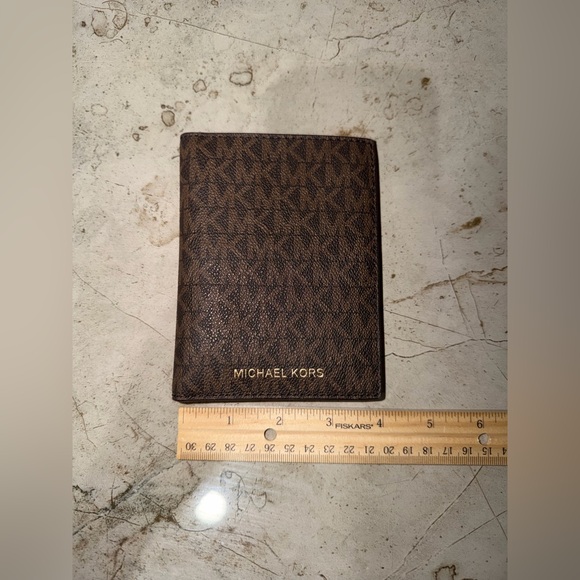 Michael Kors Brown Monogram Passport Holder - Picture 3 of 9